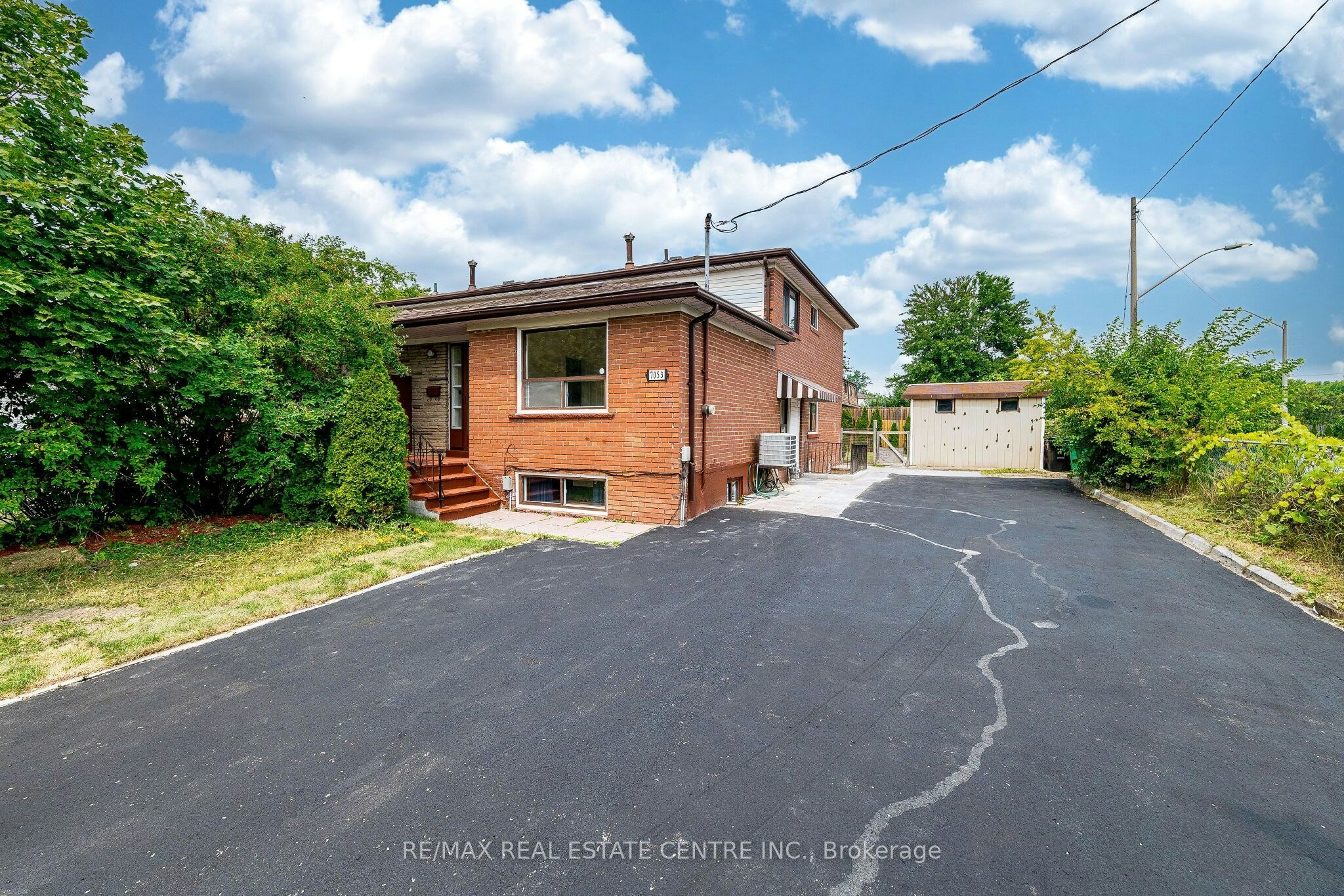 7053 Harwick Drive, Mississauga, ON, L4T 3A3