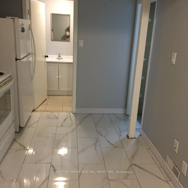 64-1563 Albion Road, Toronto, ON, M9V 1B2 - 4