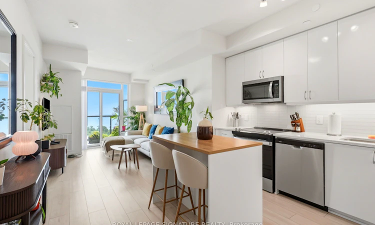 2403-38 Annie Craig Drive
