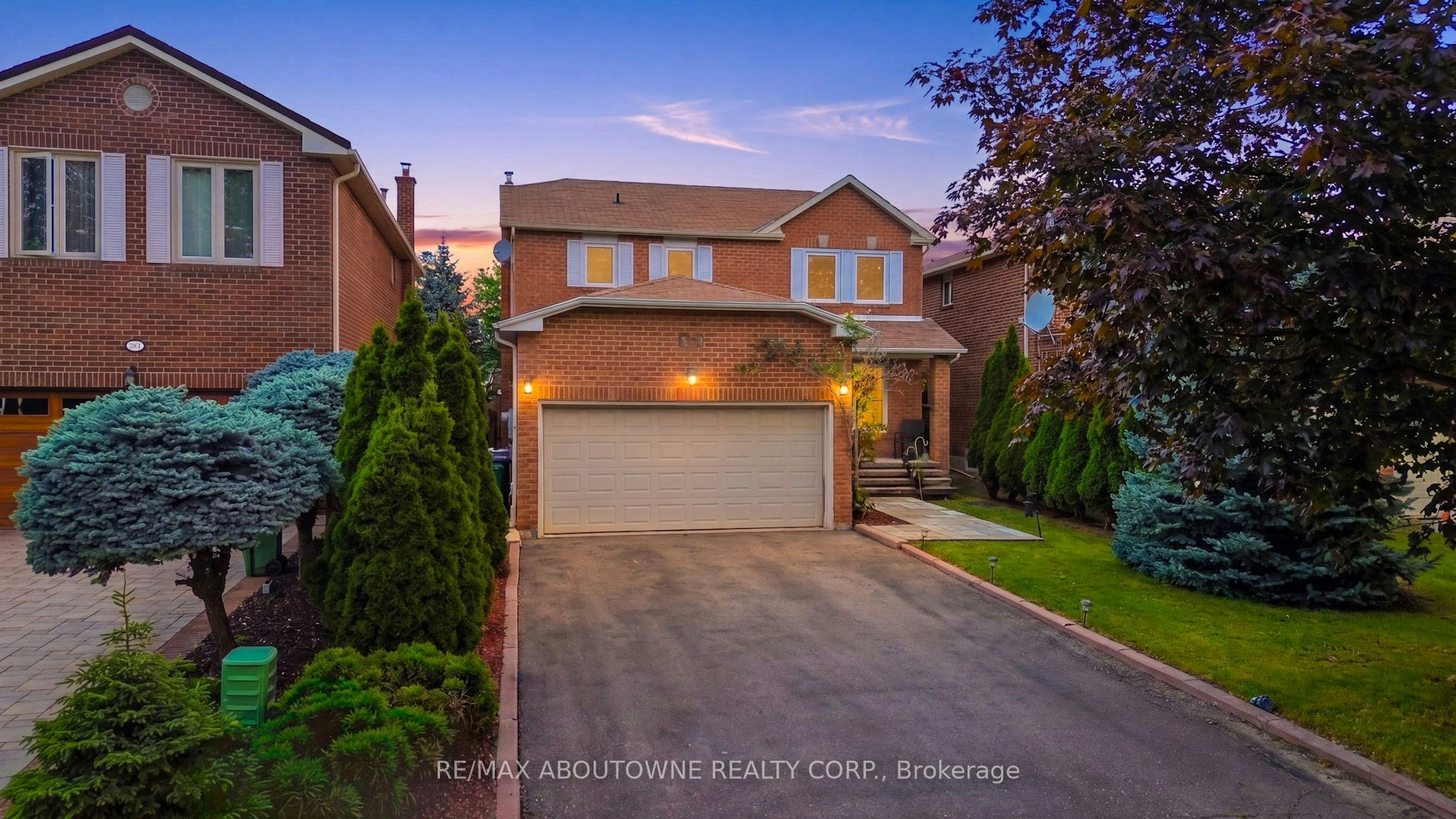 497 Luzon Crescent, Mississauga, ON, L5B 3W9