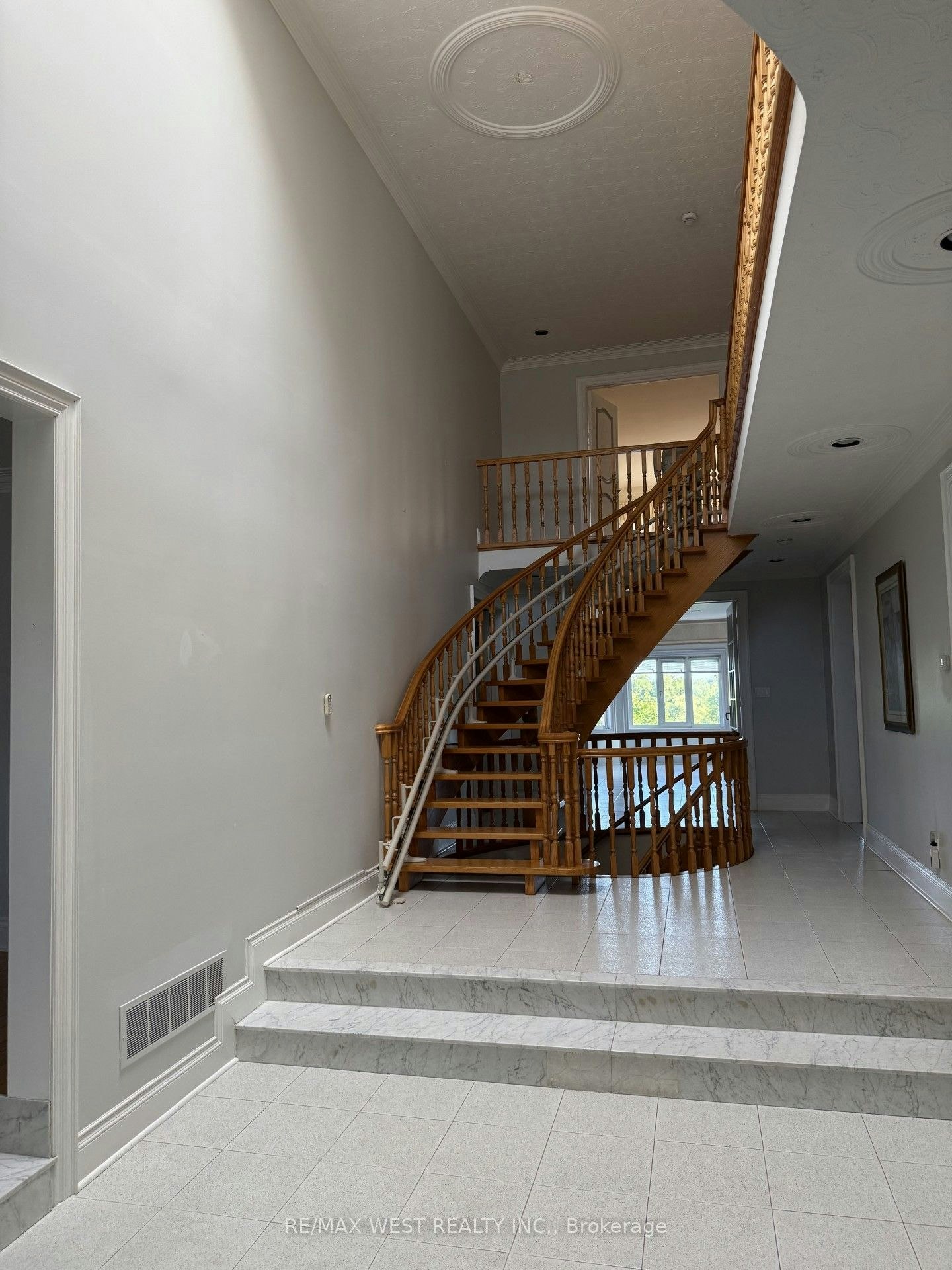 10 Norris Place, Toronto, ON, M9M 1K6 - 7
