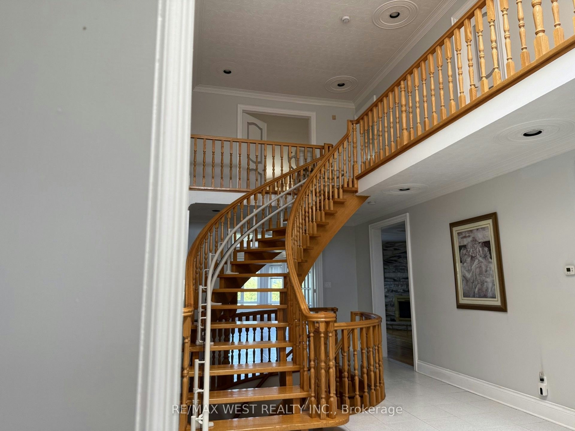 10 Norris Place, Toronto, ON, M9M 1K6 - 4