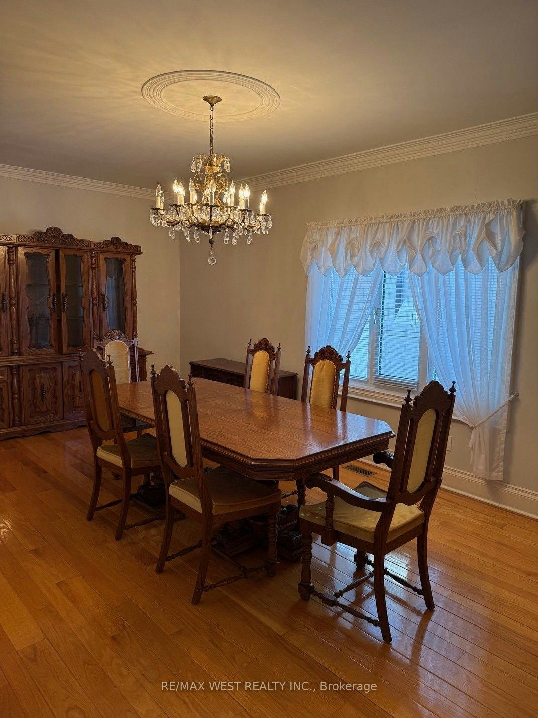 10 Norris Place, Toronto, ON, M9M 1K6 - 9