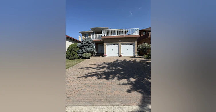 10 Norris Place, Toronto, ON, M9M 1K6