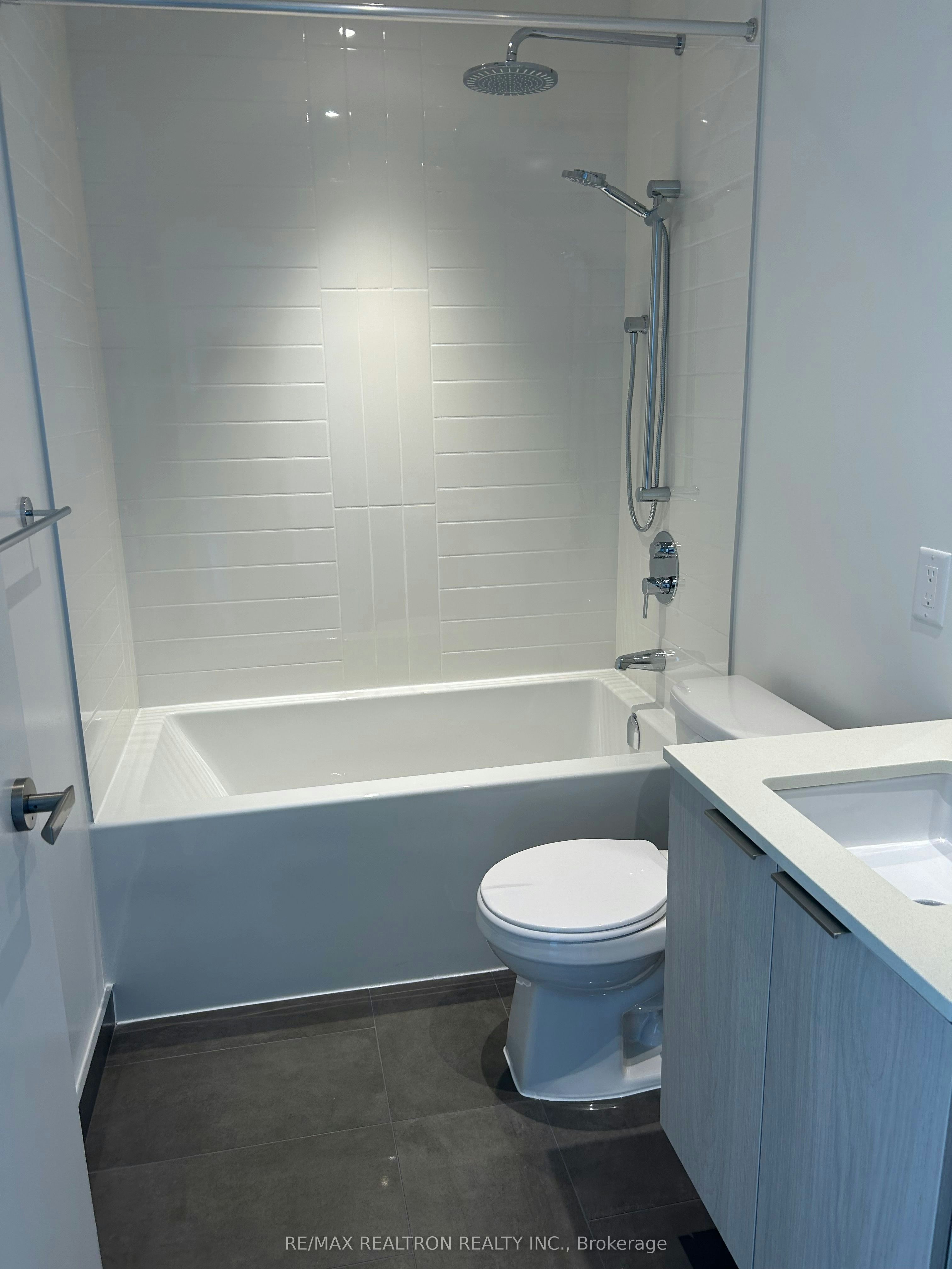 811-448 Burnhamthorpe Road W, Mississauga, ON, L5B 0M3 - 17