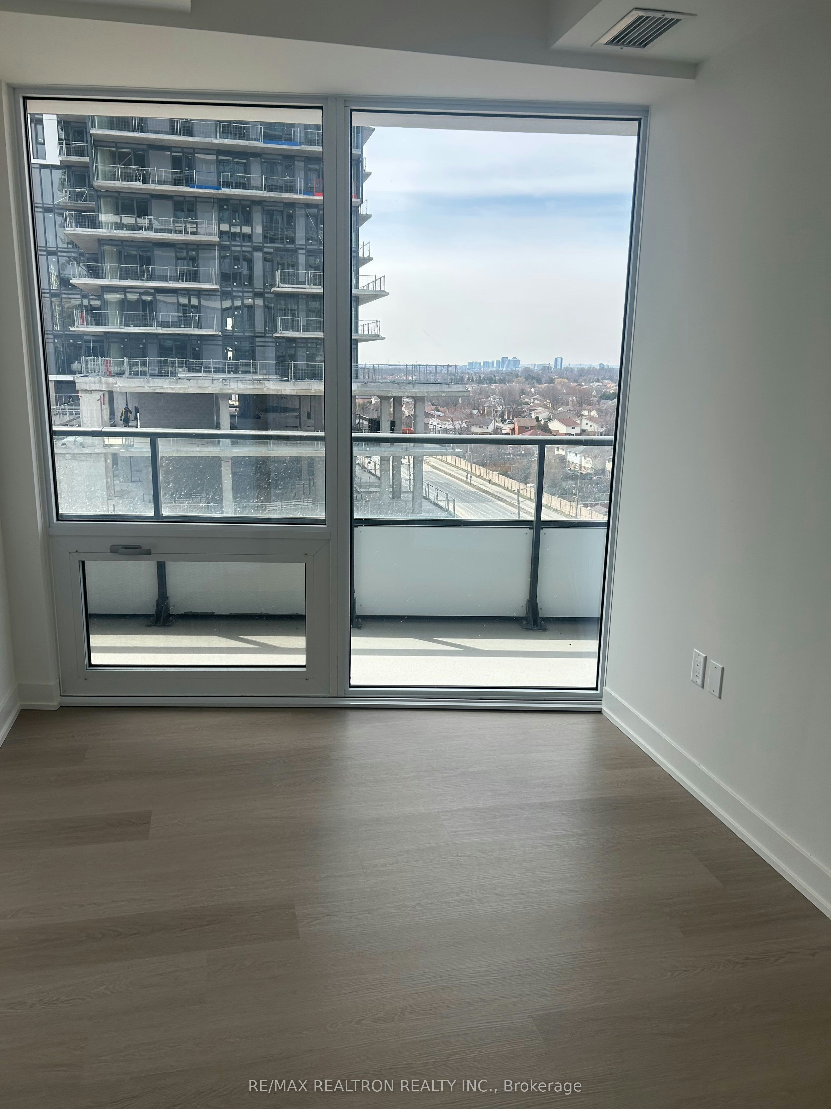 811-448 Burnhamthorpe Road W, Mississauga, ON, L5B 0M3 - 13
