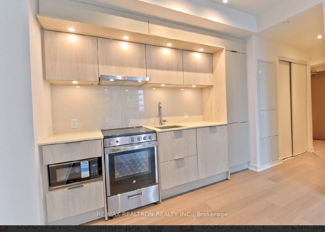 811-448 Burnhamthorpe Road W, Mississauga, ON, L5B 0M3 - 6