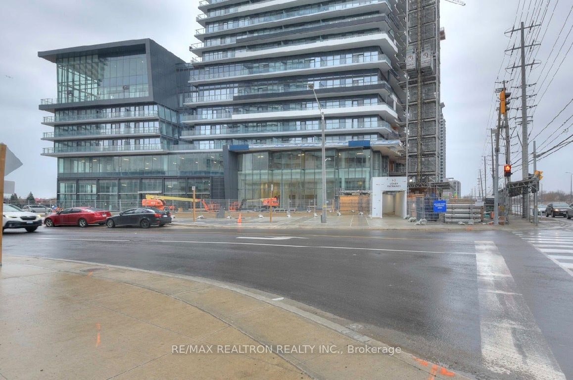 811-448 Burnhamthorpe Road W, Mississauga, ON, L5B 0M3 - 2