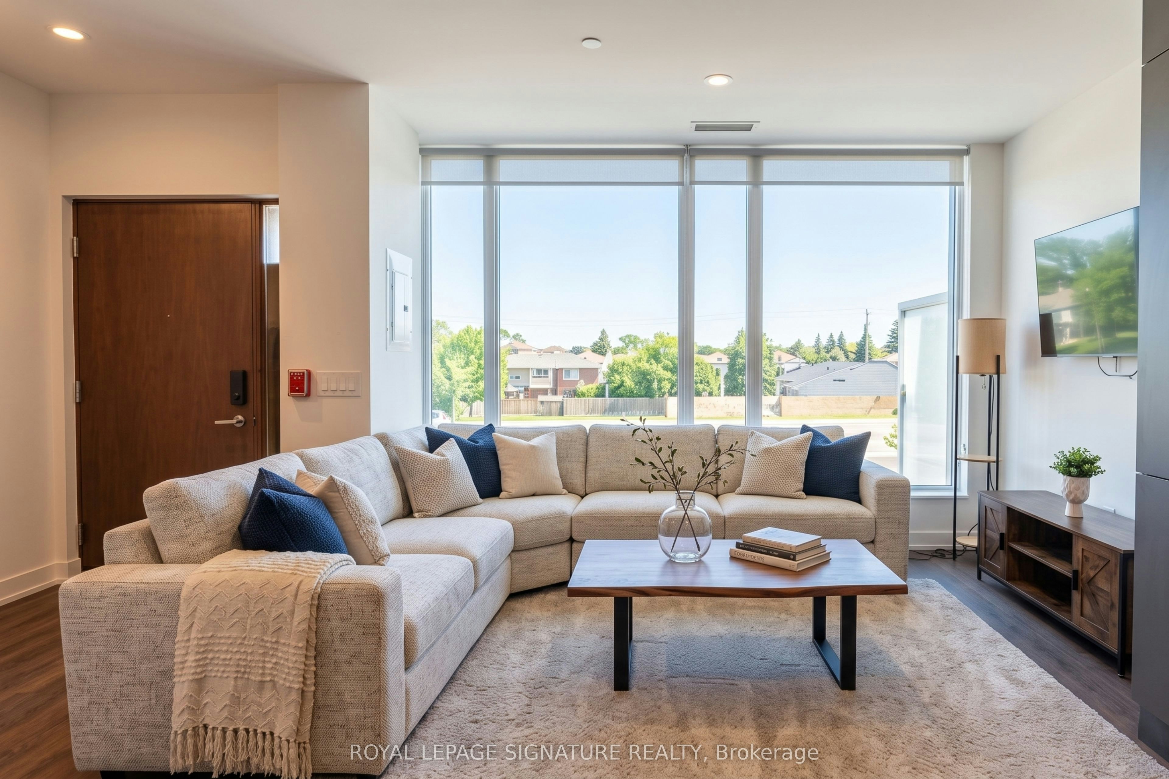 104 (TH4)-448 Burnhamthorpe Road W, Mississauga, ON, L5B 0R4 - 2