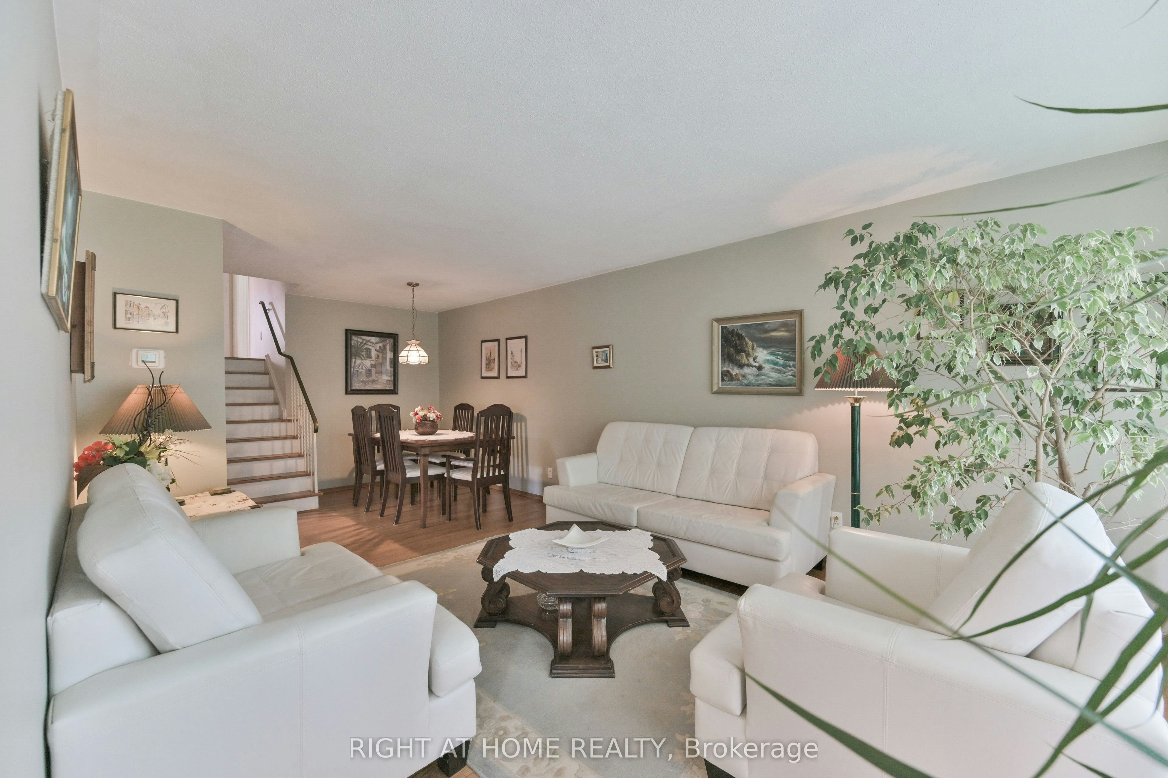 1728 Pickmere Court, Mississauga, ON, L4X 1Z4 - 4