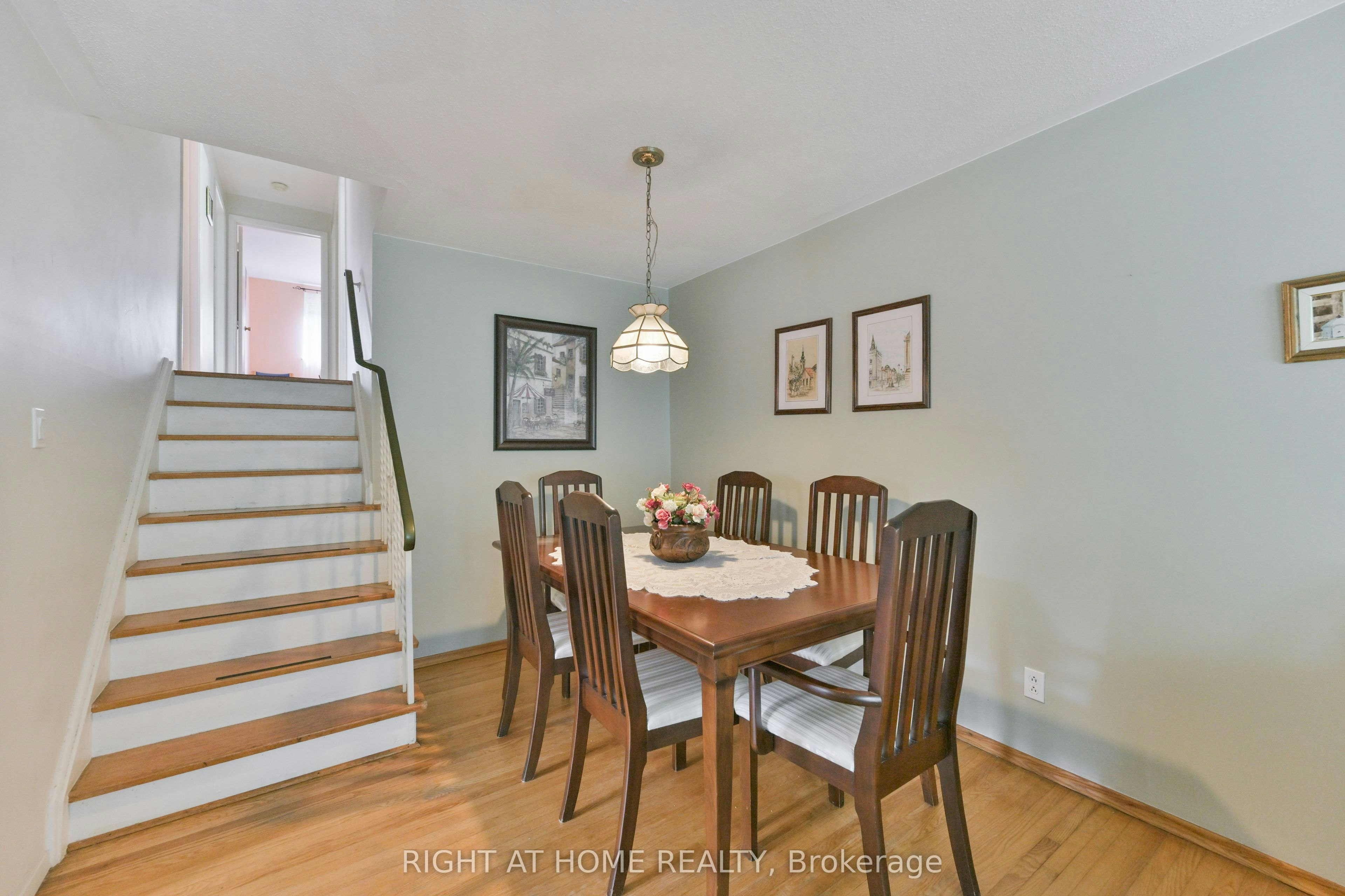 1728 Pickmere Court, Mississauga, ON, L4X 1Z4 - 6