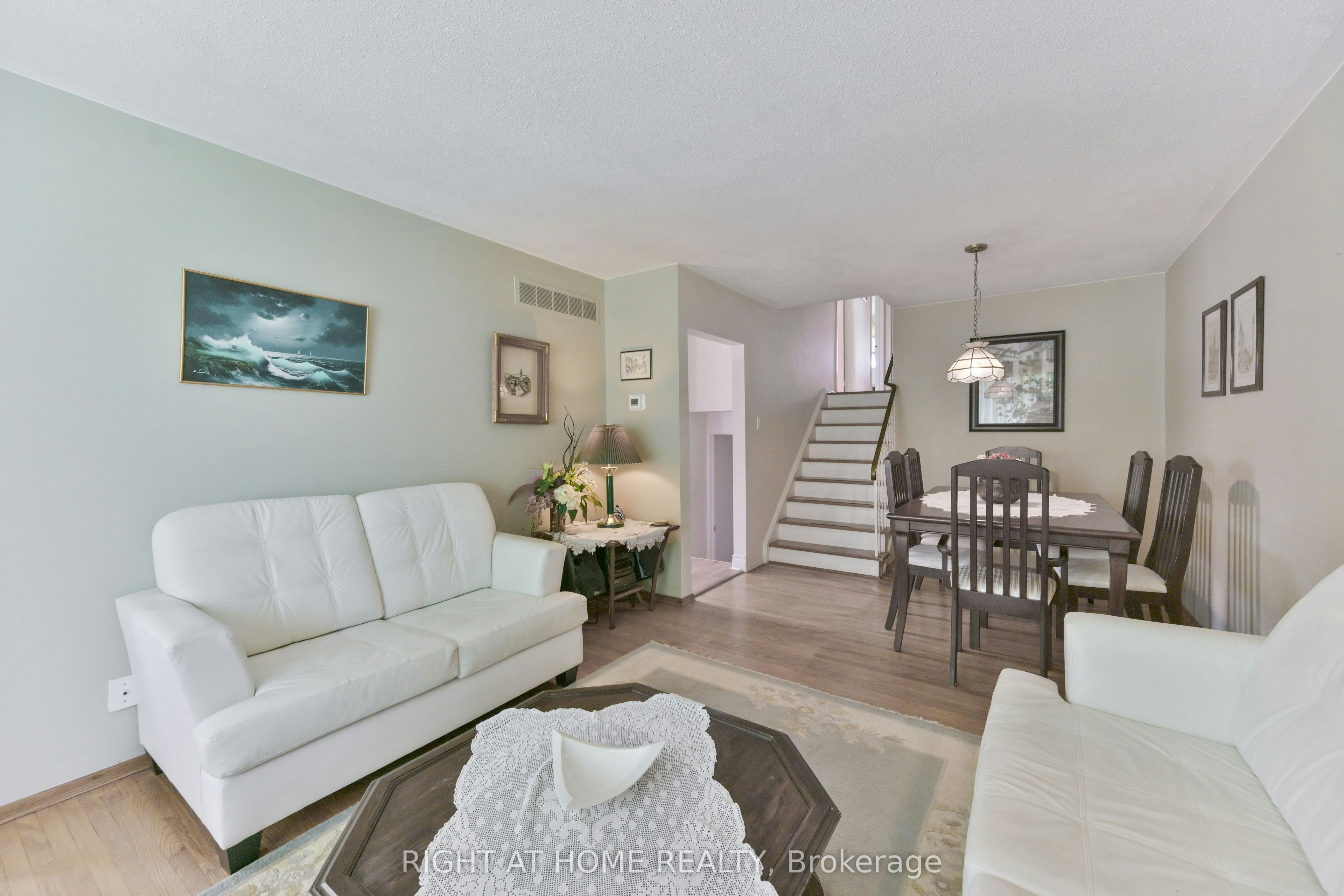 1728 Pickmere Court, Mississauga, ON, L4X 1Z4 - 5