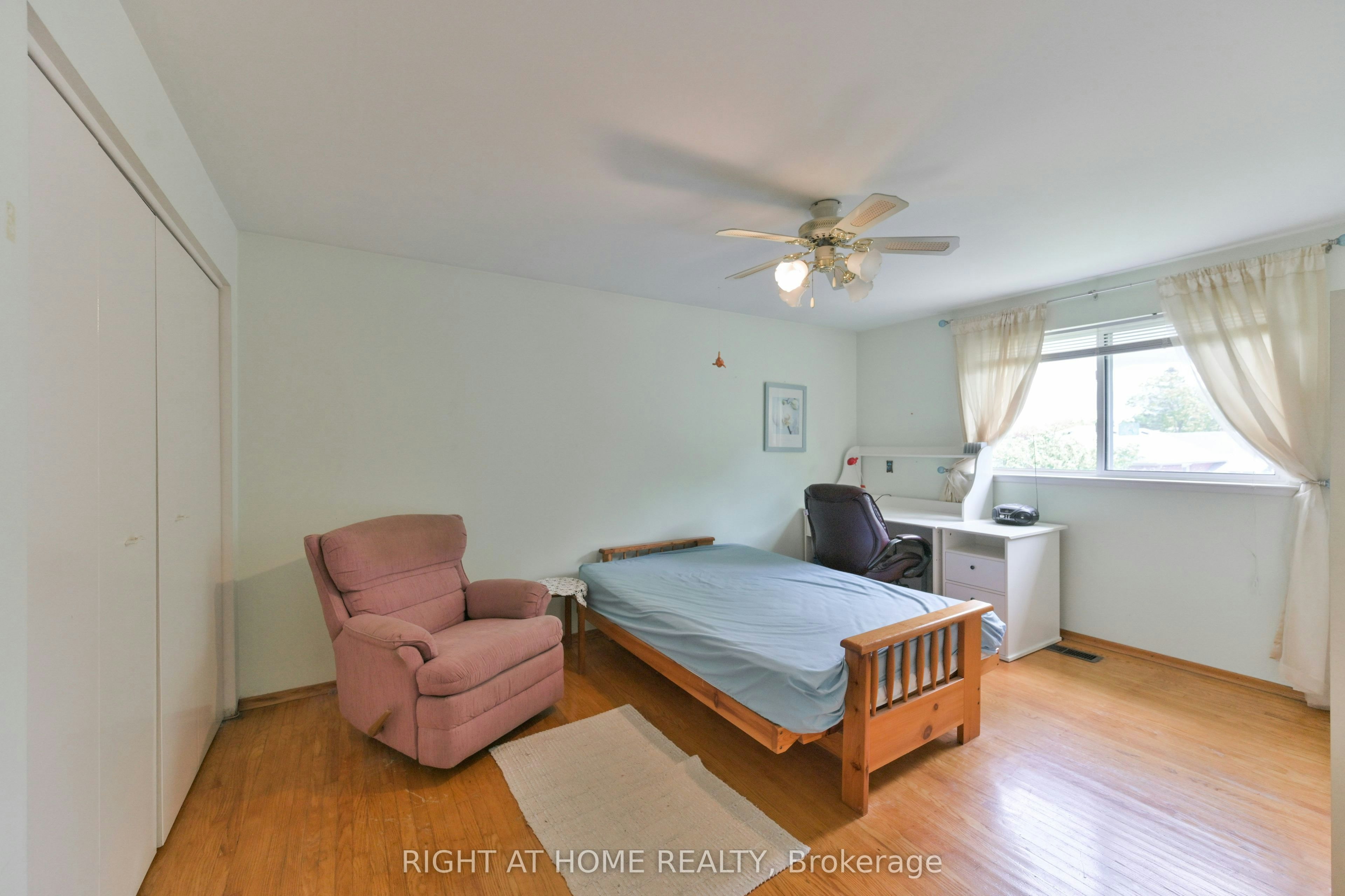 1728 Pickmere Court, Mississauga, ON, L4X 1Z4 - 9