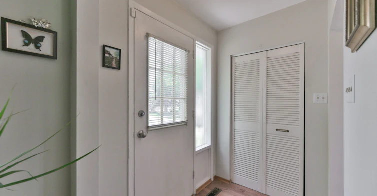 1728 Pickmere Court, Mississauga, ON, L4X 1Z4 - 3