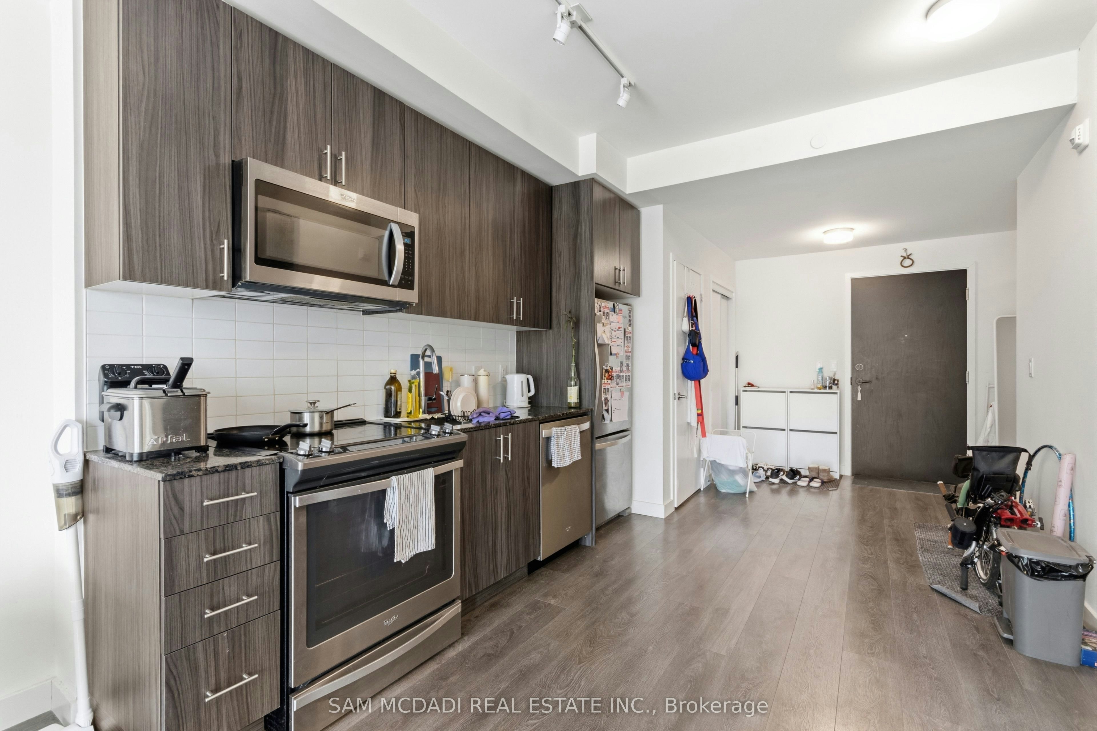 204-210 Sabina Drive E, Oakville, ON, L6H 0W6 - 8