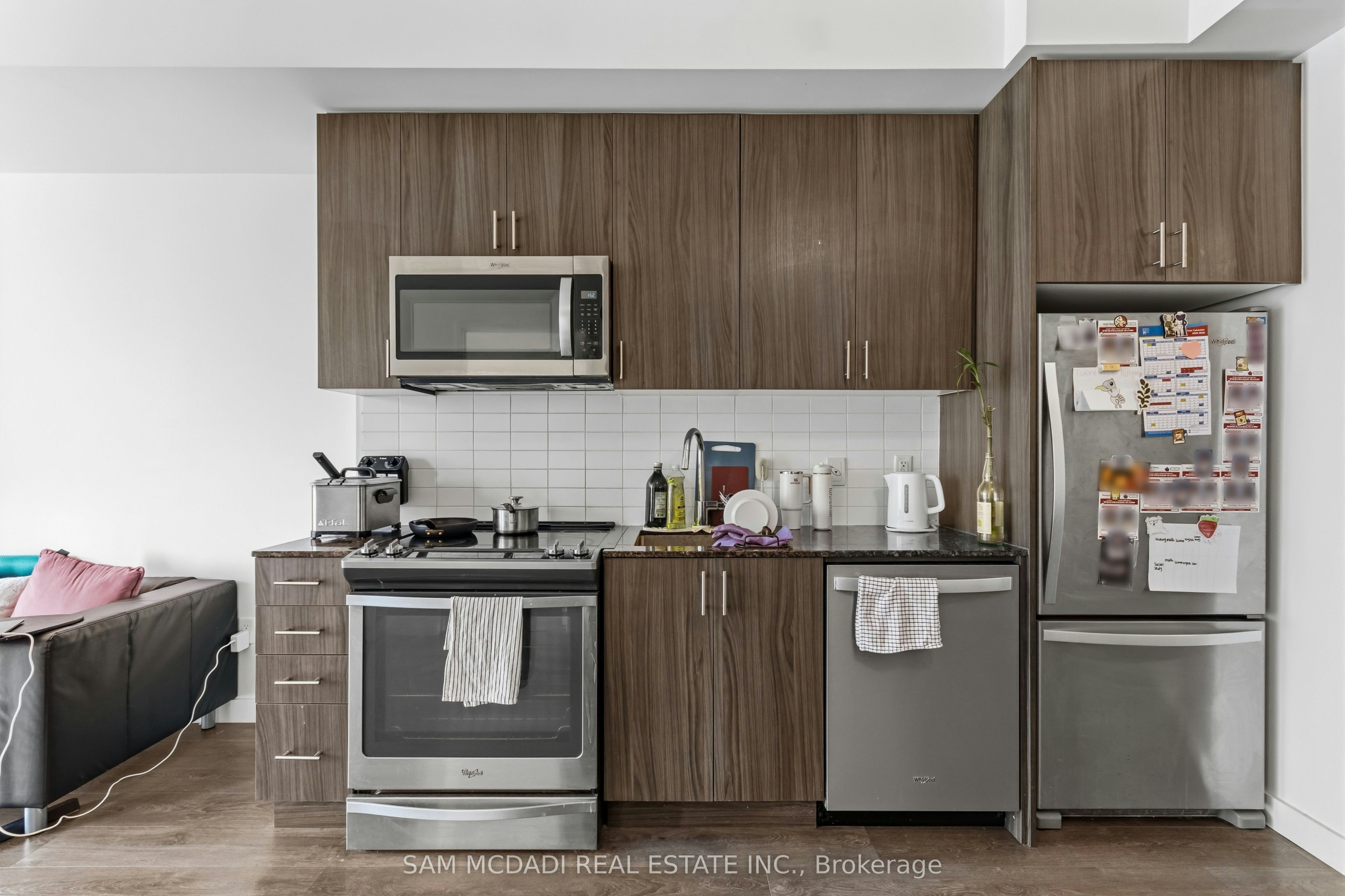 204-210 Sabina Drive E, Oakville, ON, L6H 0W6 - 6