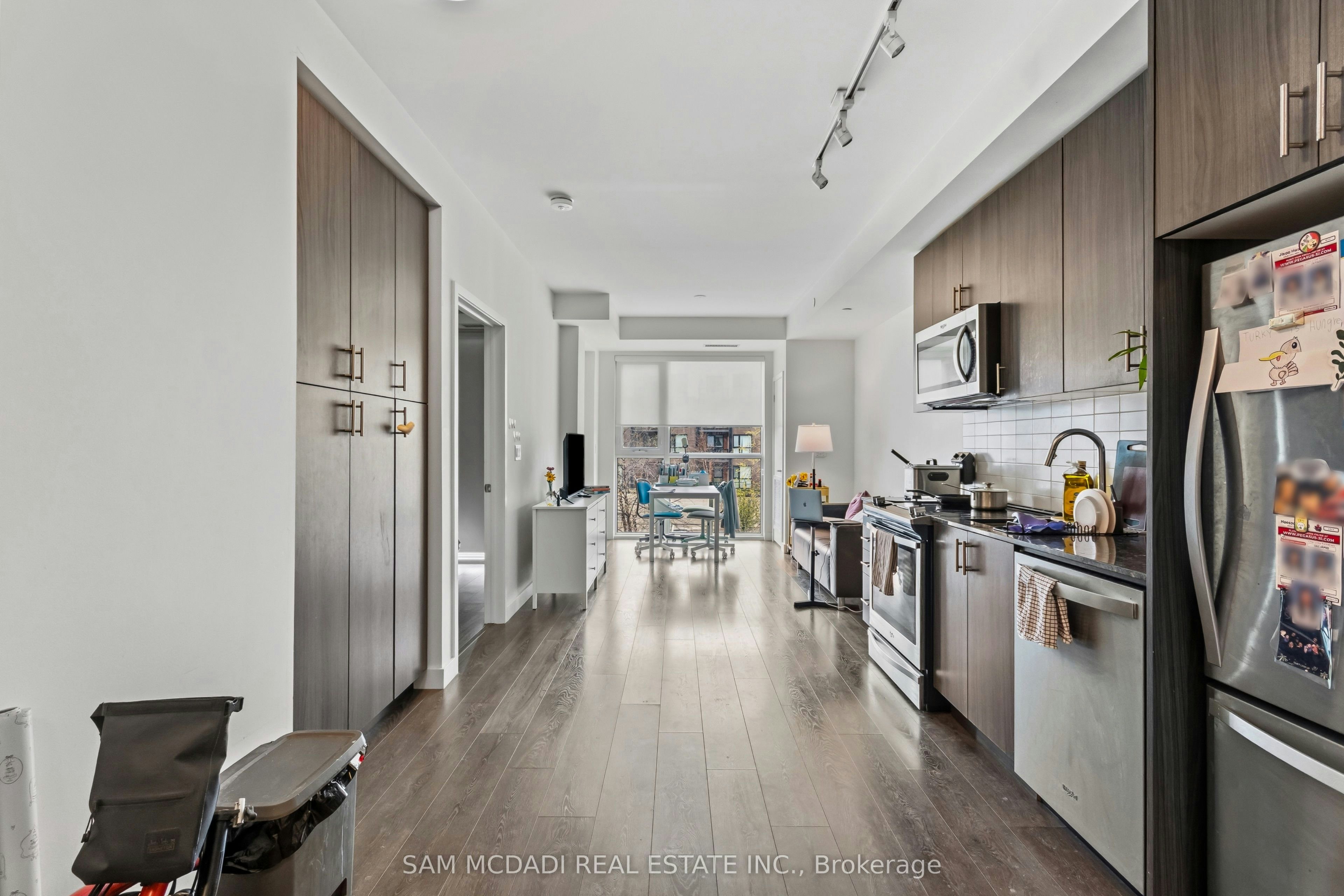204-210 Sabina Drive E, Oakville, ON, L6H 0W6 - 5