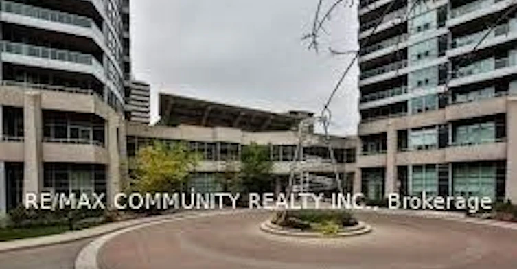 304-1 Elm Drive W, Mississauga, ON, L5B 4M1 - 2