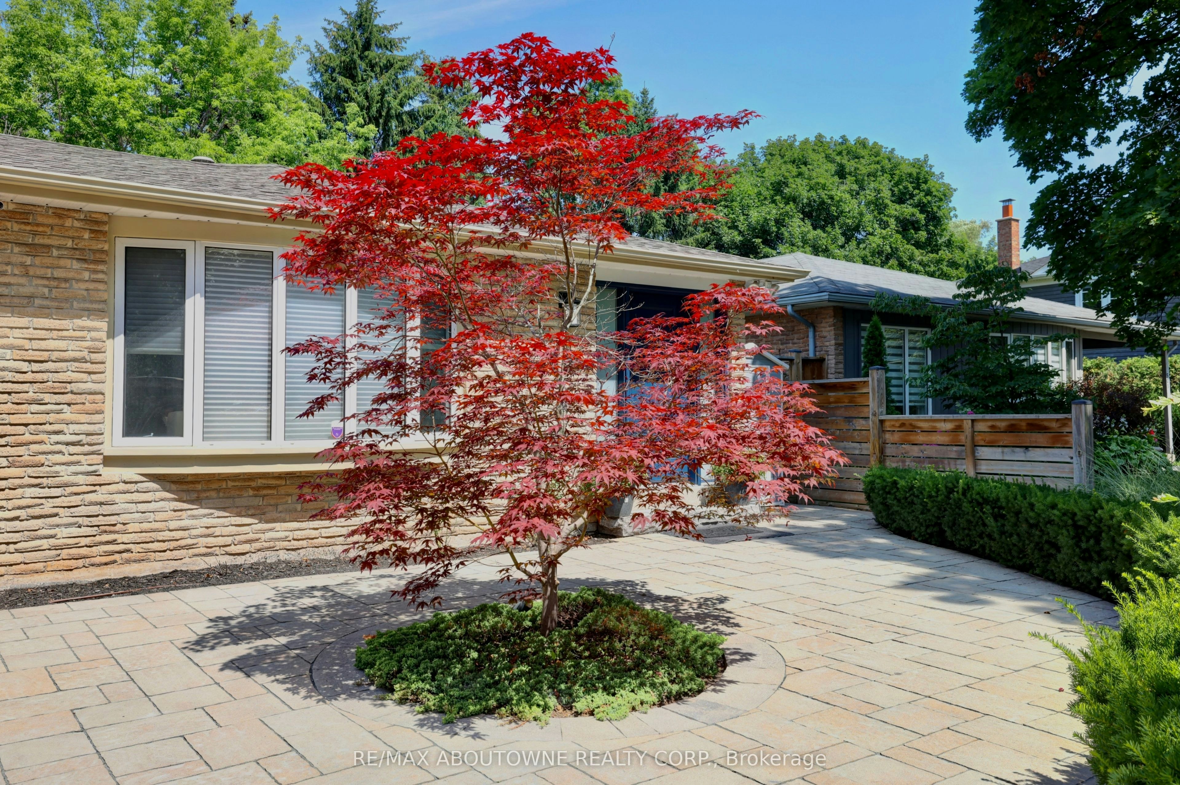 497 Anthony Drive, Oakville, ON, L6J 2K6 - 2