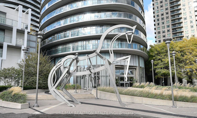 1502-60 Absolute Avenue