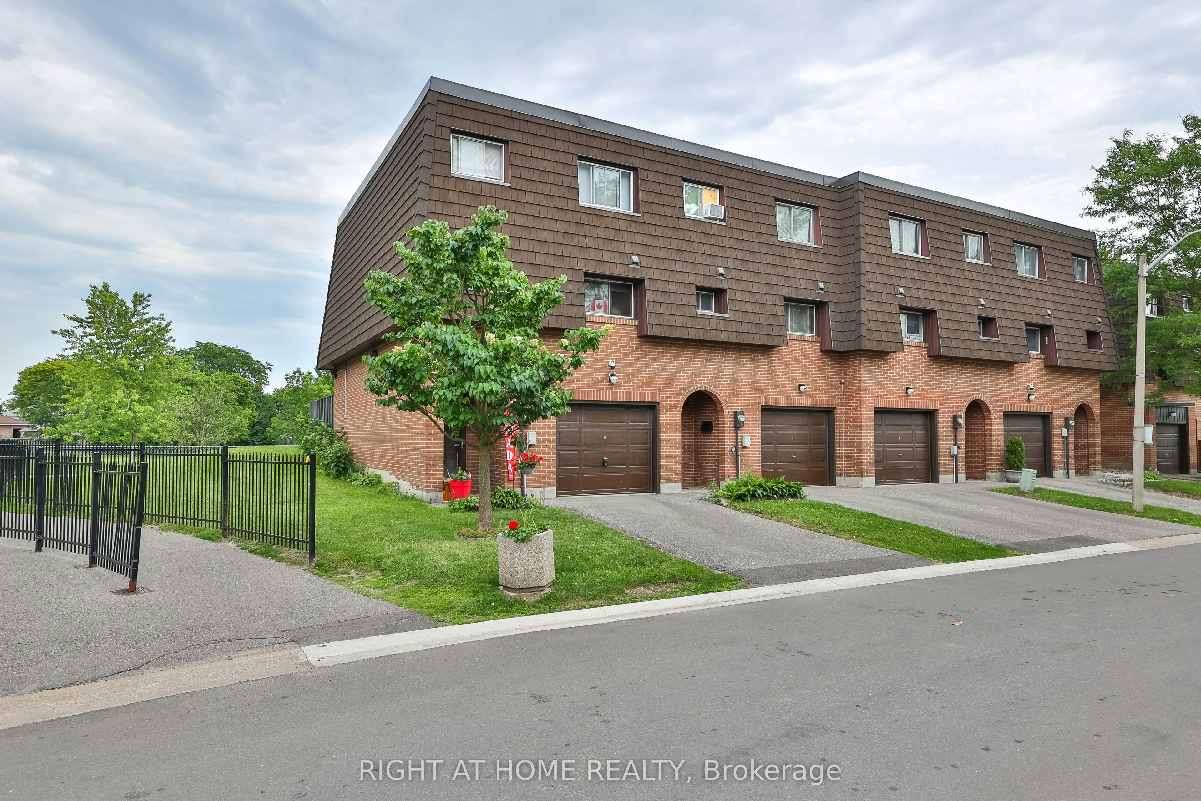 74-100 Darras Court, Brampton, ON, L6T 1W7