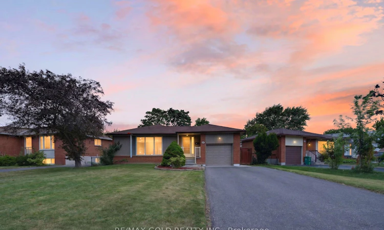 26 Deerfield Crescent