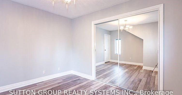 27 Indian Grove, Toronto, ON, M6R 2Y1 - 20