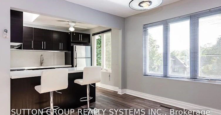 27 Indian Grove, Toronto, ON, M6R 2Y1 - 15