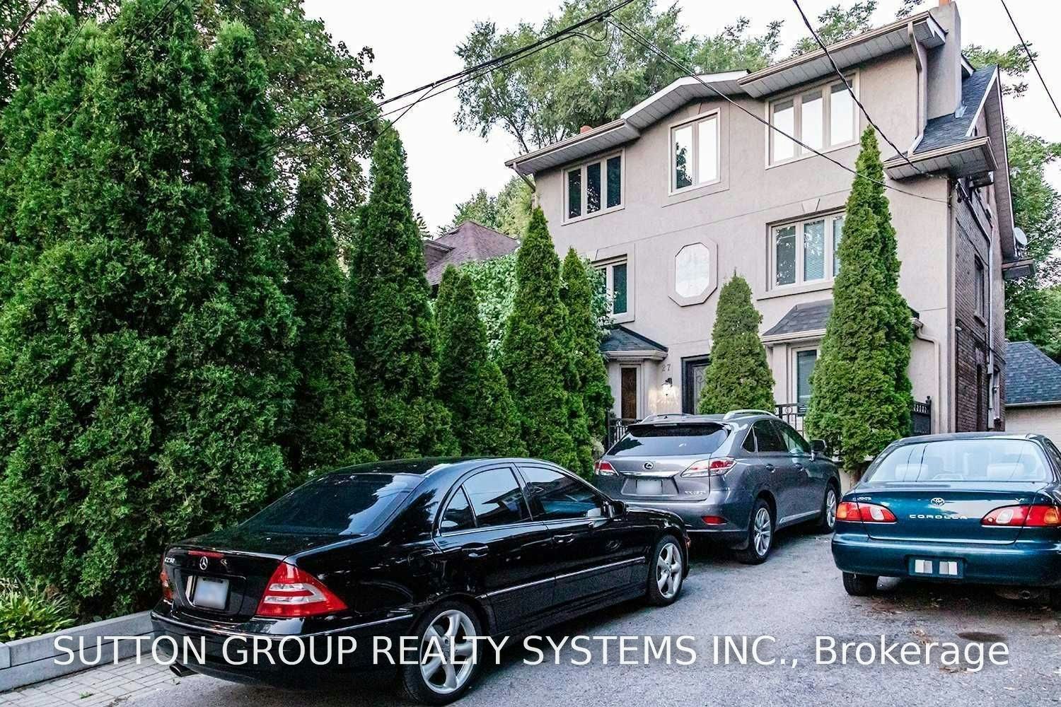 27 Indian Grove, Toronto, ON, M6R 2Y1