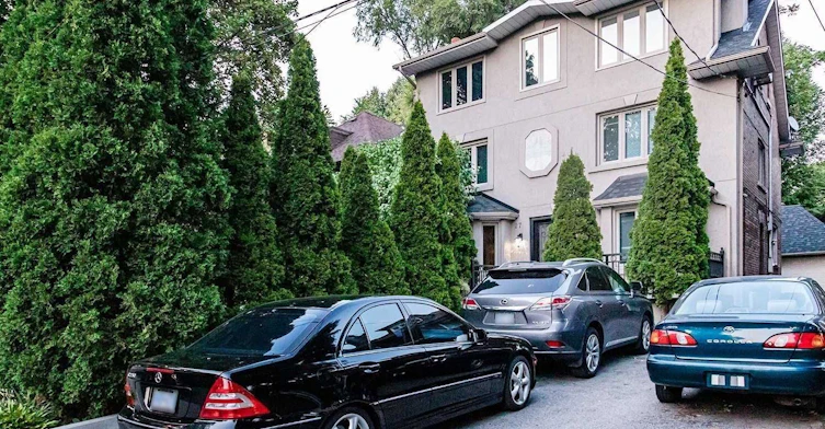 27 Indian Grove, Toronto, ON, M6R 2Y1