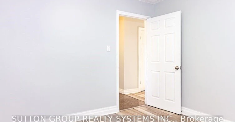 27 Indian Grove, Toronto, ON, M6R 2Y1 - 23