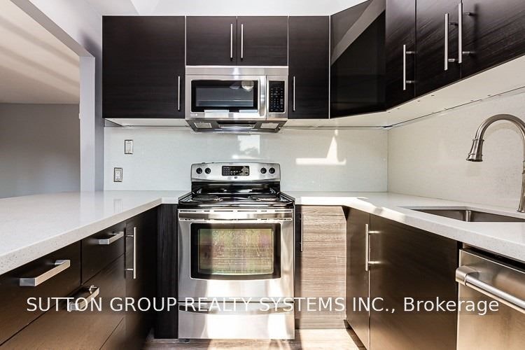 27 Indian Grove, Toronto, ON, M6R 2Y1 - 7