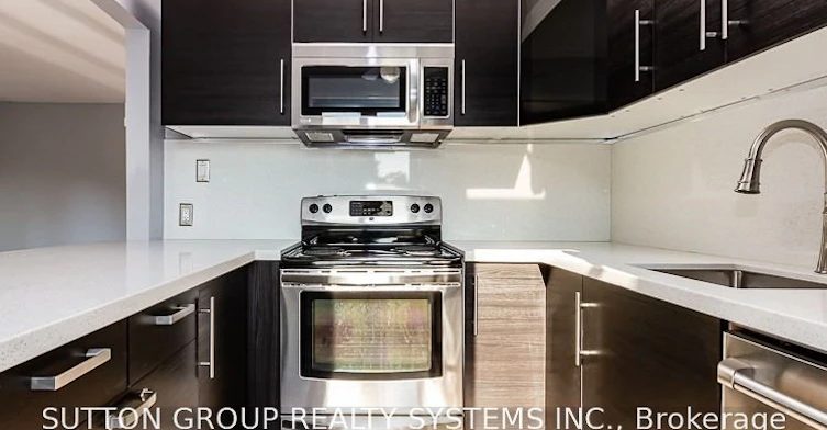 27 Indian Grove, Toronto, ON, M6R 2Y1 - 7
