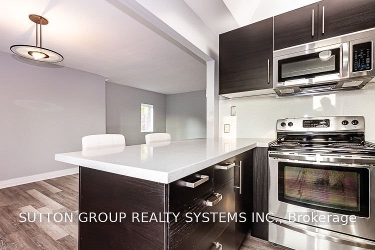27 Indian Grove, Toronto, ON, M6R 2Y1 - 11