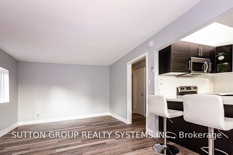 27 Indian Grove, Toronto, ON, M6R 2Y1 - 14