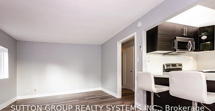 27 Indian Grove, Toronto, ON, M6R 2Y1 - 14