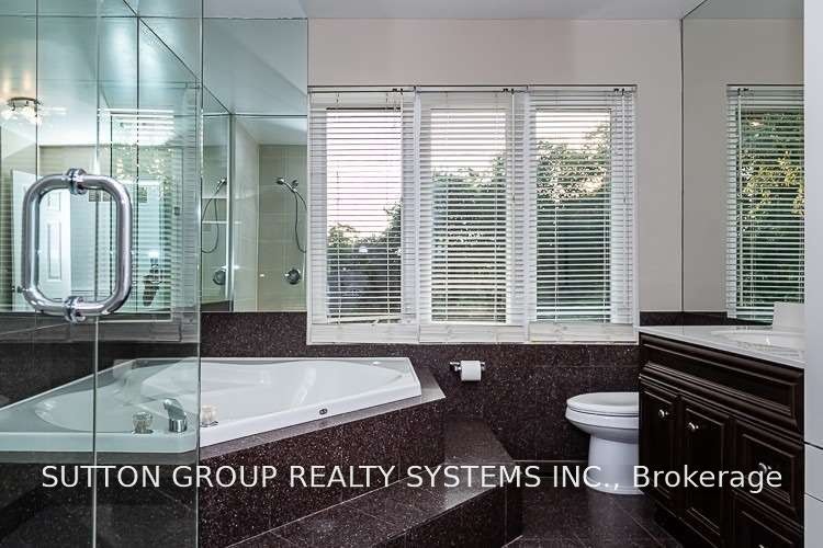 27 Indian Grove, Toronto, ON, M6R 2Y1 - 26