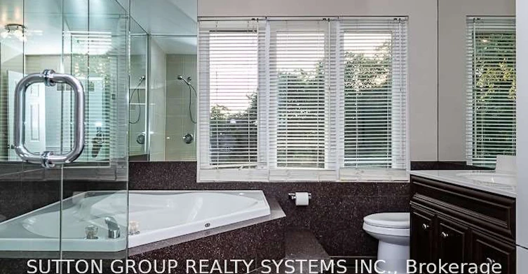 27 Indian Grove, Toronto, ON, M6R 2Y1 - 26