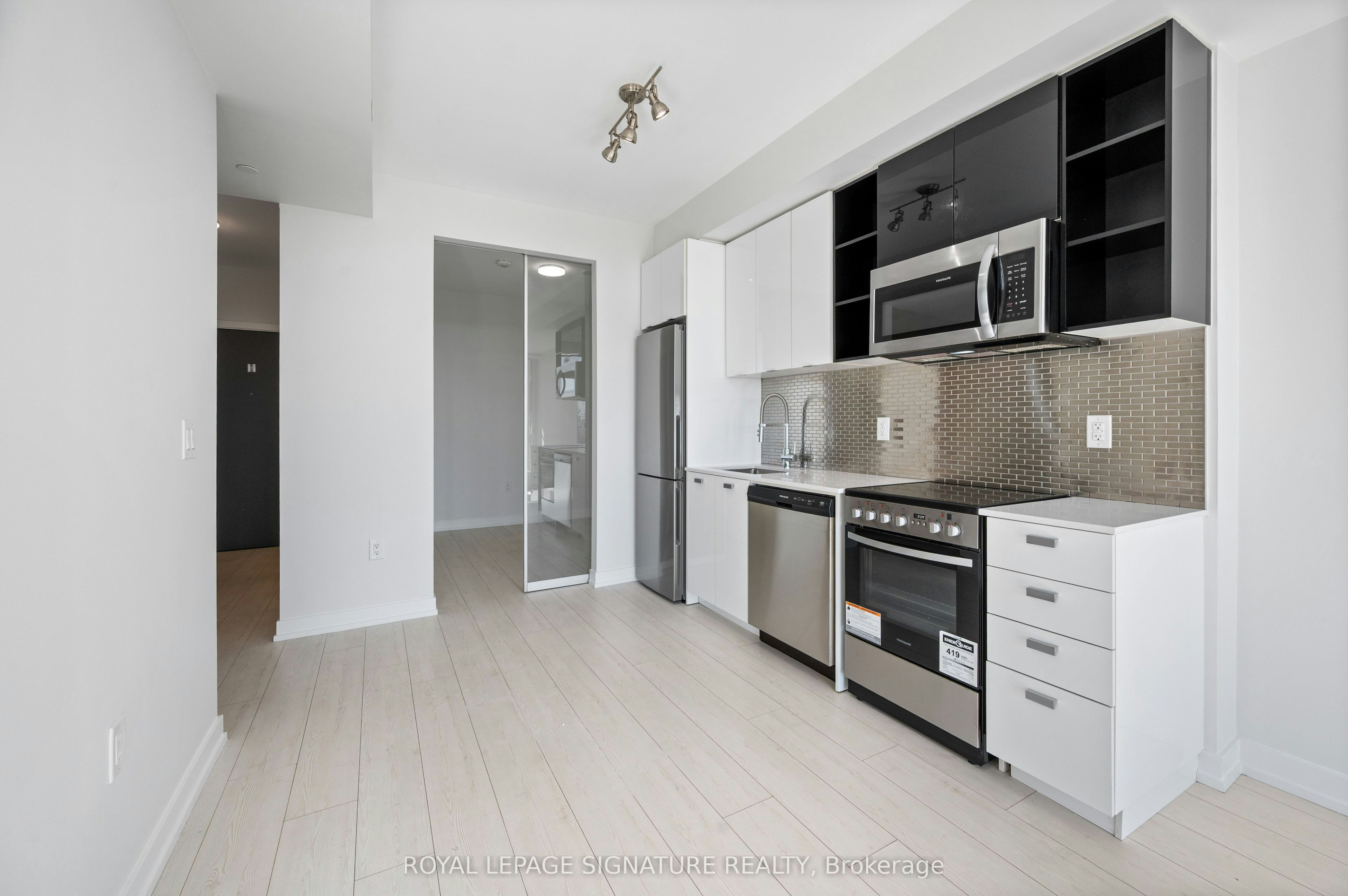 710-10 De Boers Drive, Toronto, ON, M3J 0L6 - 7