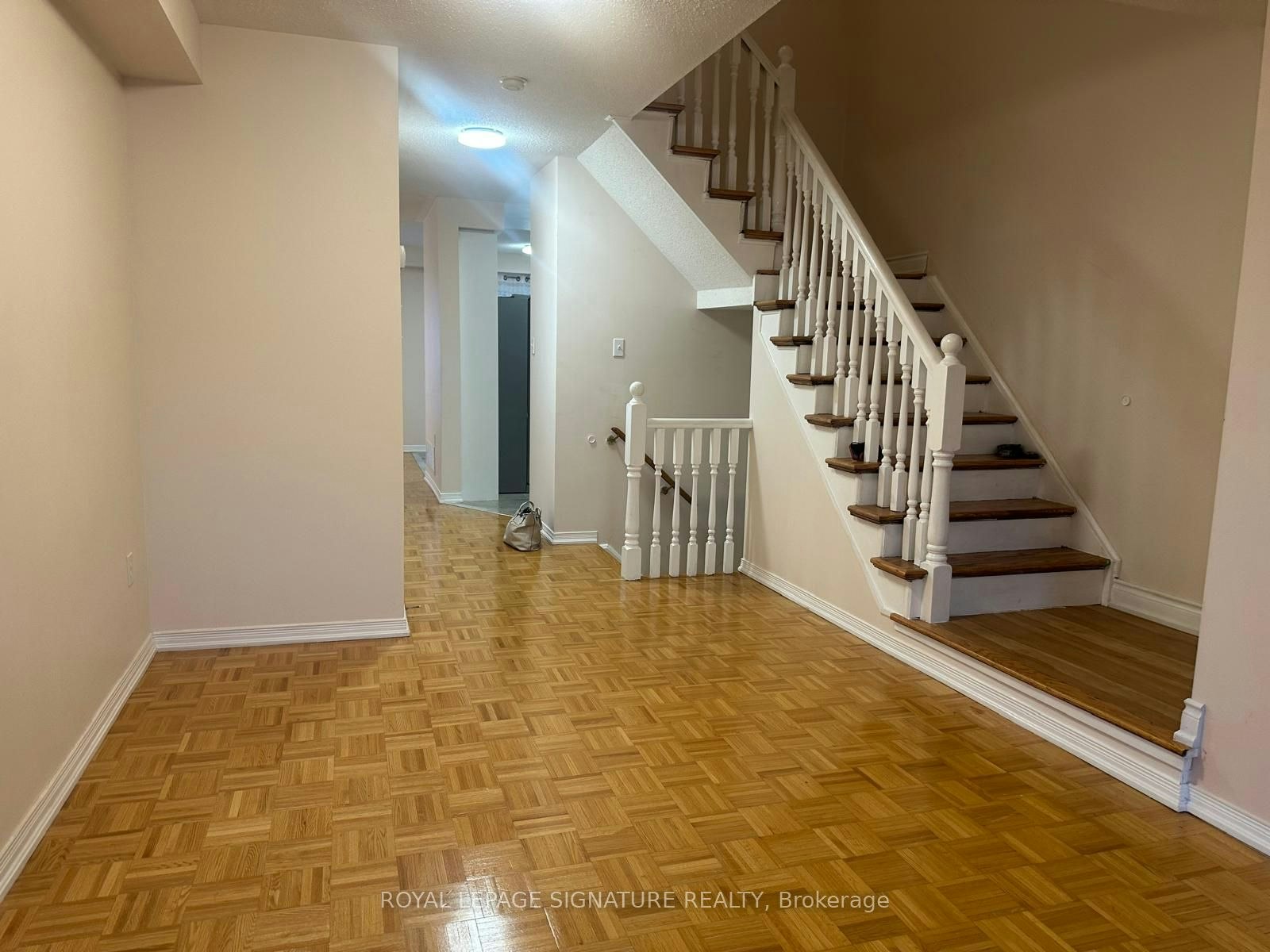 28 Pompano Place, Brampton, ON, L6P 1N5 - 5