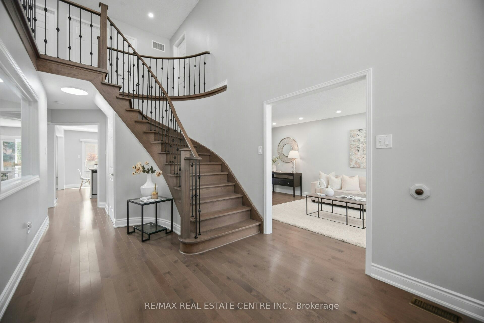 1558 Highbrook Avenue, Mississauga, ON, L5M 4V8