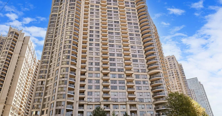 504-3880 Duke Of York Boulevard, Mississauga, ON, L5B 4M7 - 3