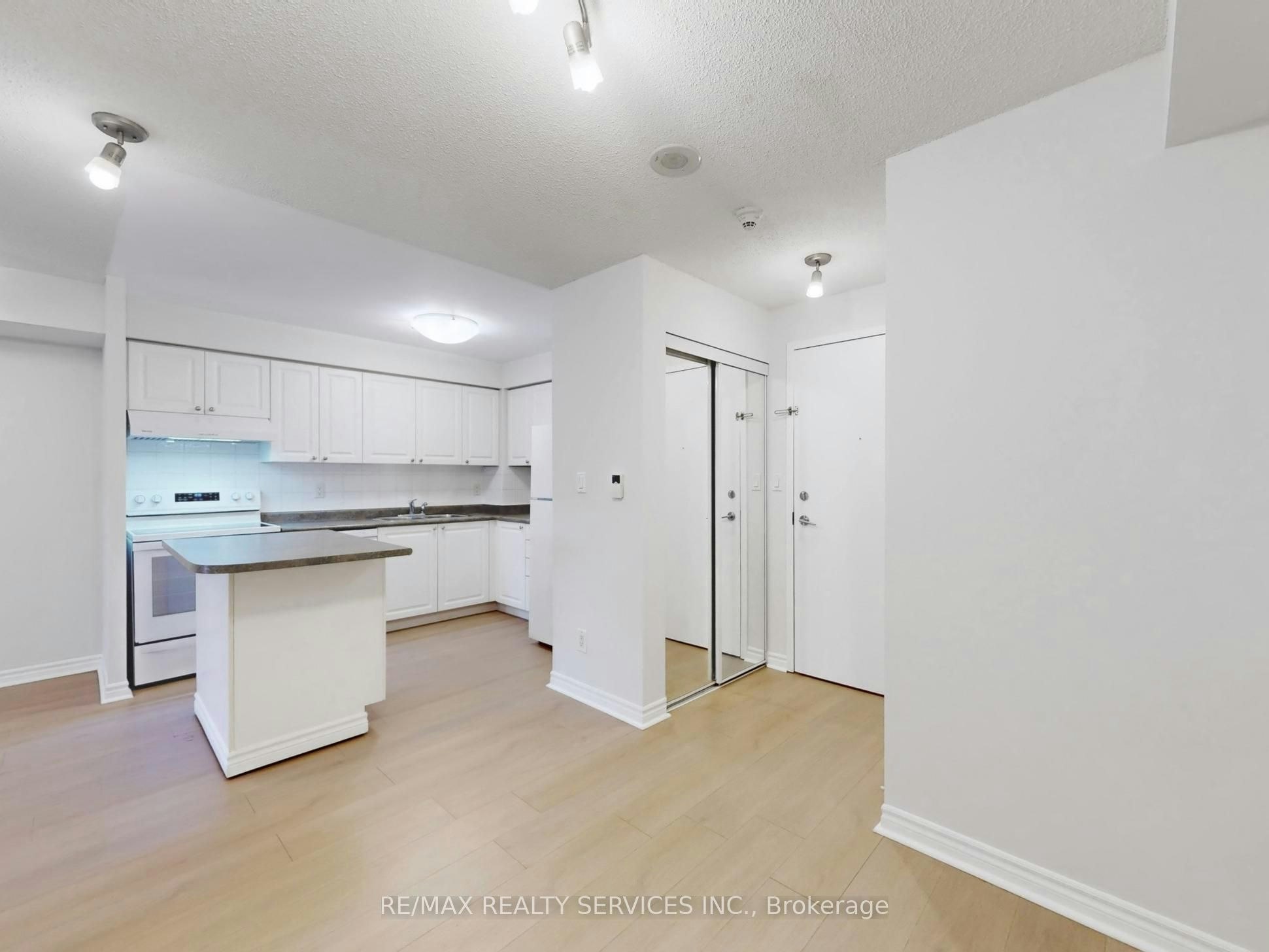 504-3880 Duke Of York Boulevard, Mississauga, ON, L5B 4M7 - 18