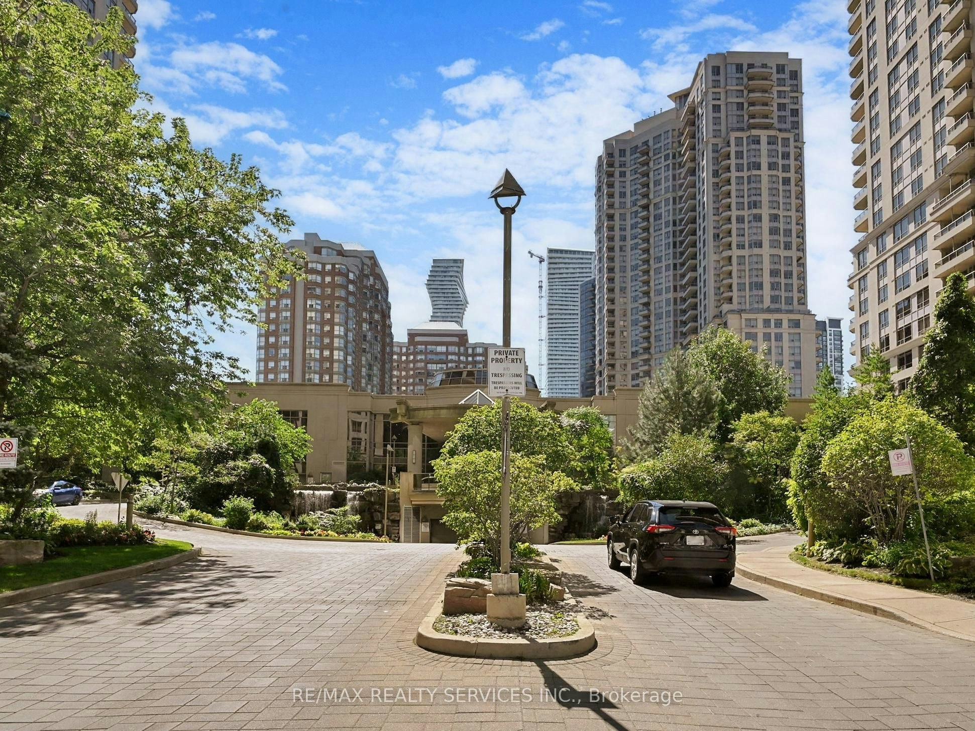 504-3880 Duke Of York Boulevard, Mississauga, ON, L5B 4M7 - 4