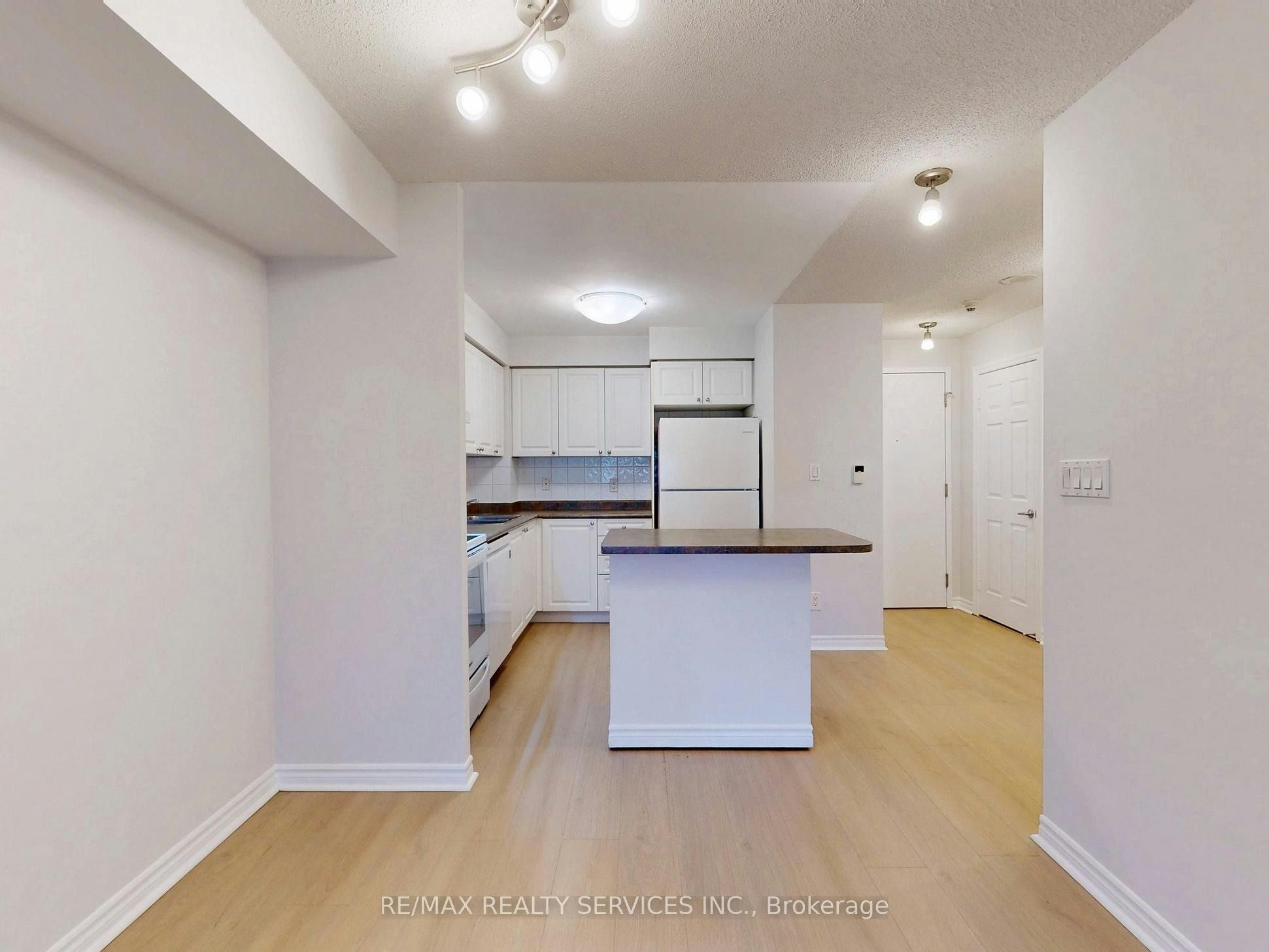 504-3880 Duke Of York Boulevard, Mississauga, ON, L5B 4M7 - 11