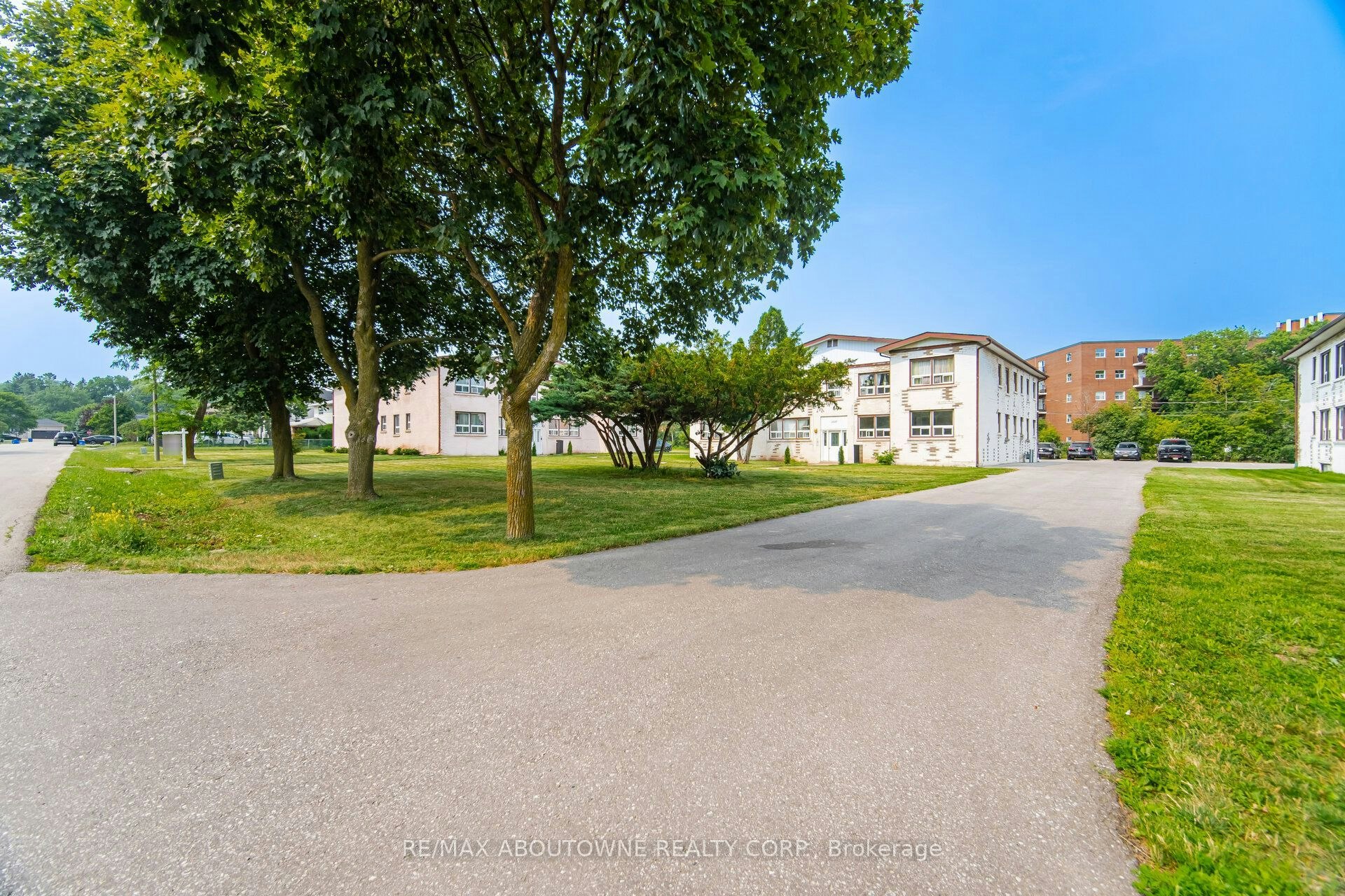 1-1037 Churchill Avenue, Oakville, ON, L6H 2A7 - 2