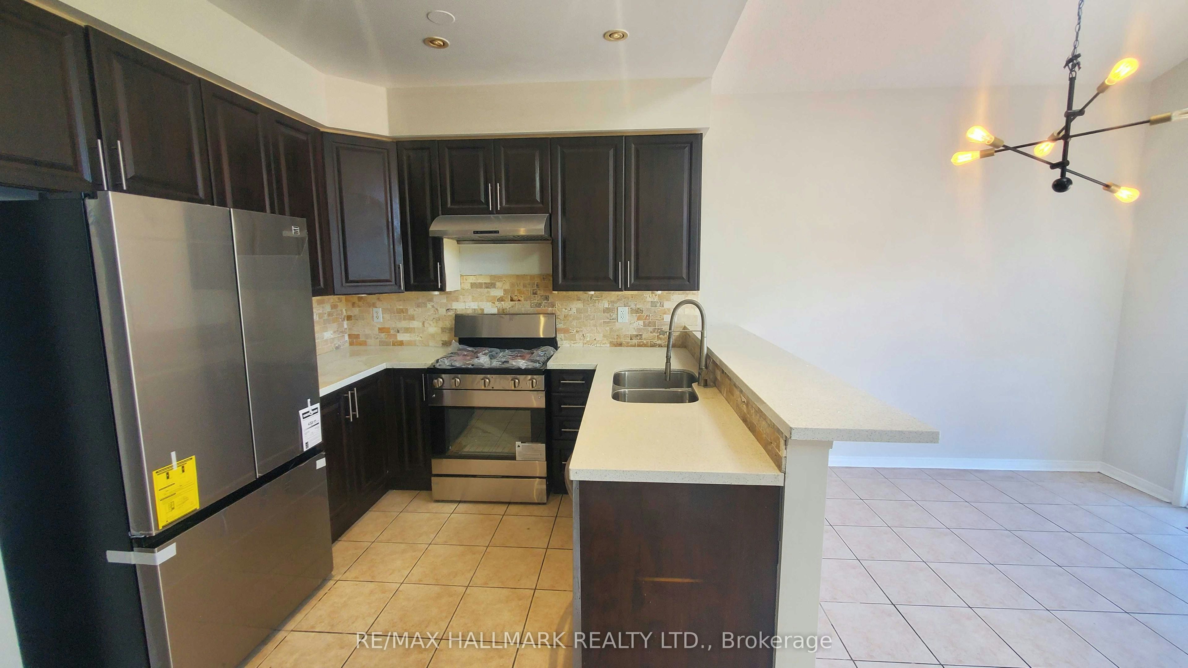 4930 Southampton Drive, Mississauga, ON, L5M 7P9 - 5