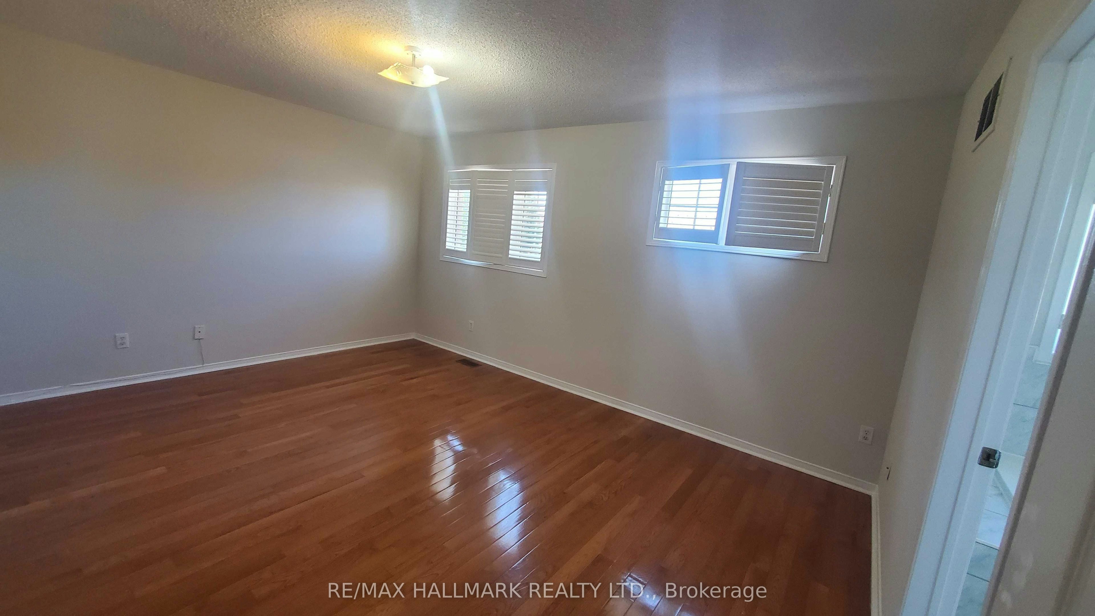 4930 Southampton Drive, Mississauga, ON, L5M 7P9 - 9