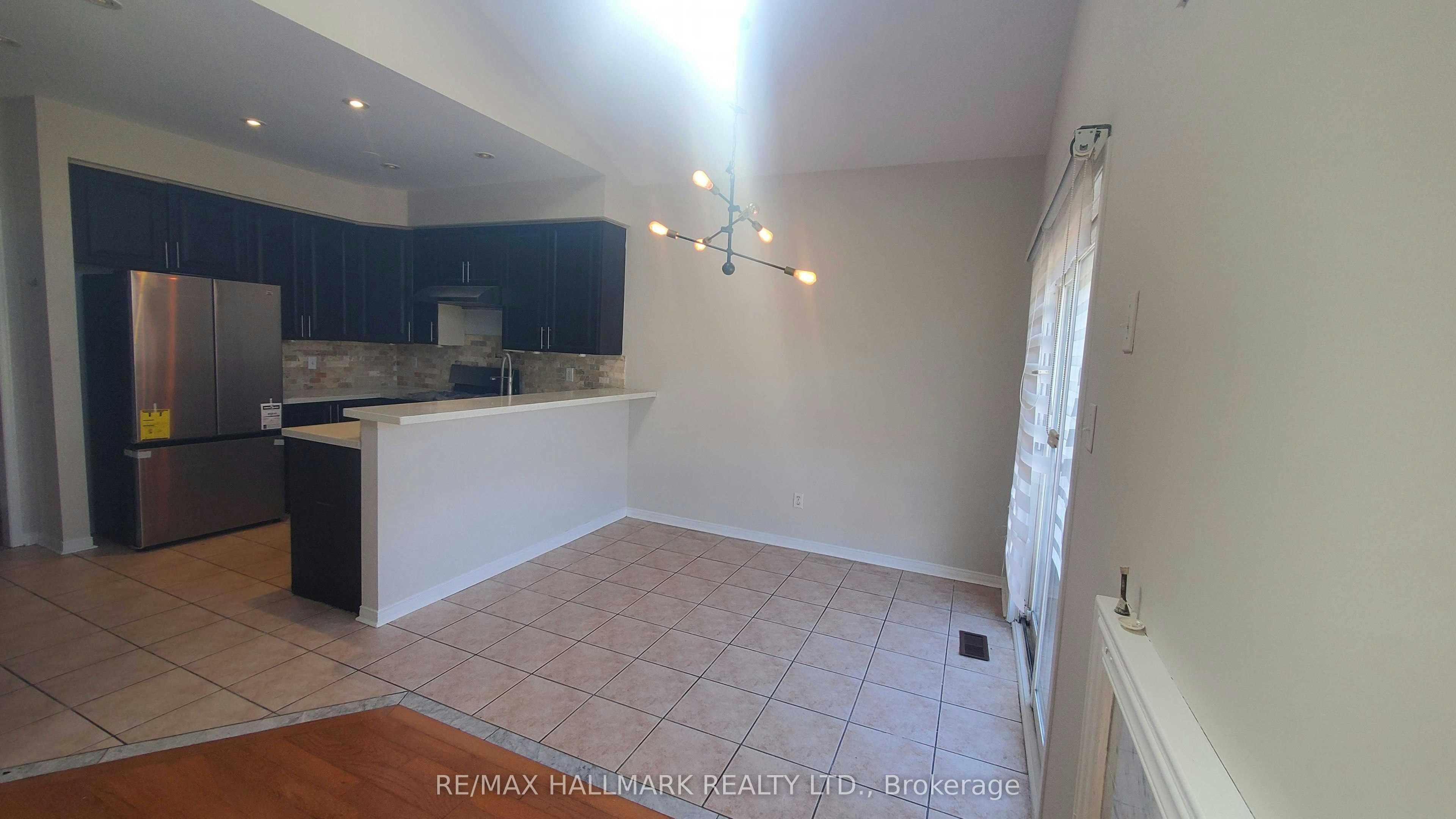 4930 Southampton Drive, Mississauga, ON, L5M 7P9 - 7
