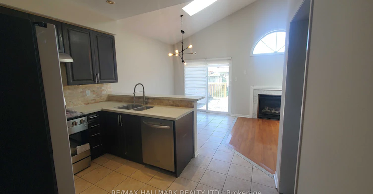 4930 Southampton Drive, Mississauga, ON, L5M 7P9 - 4